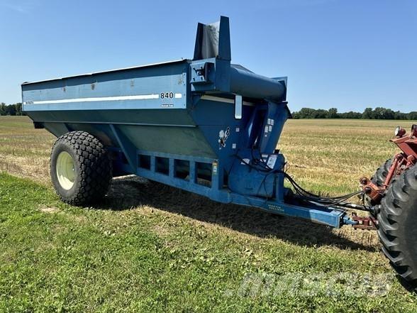 Kinze 840 곡물용 카트