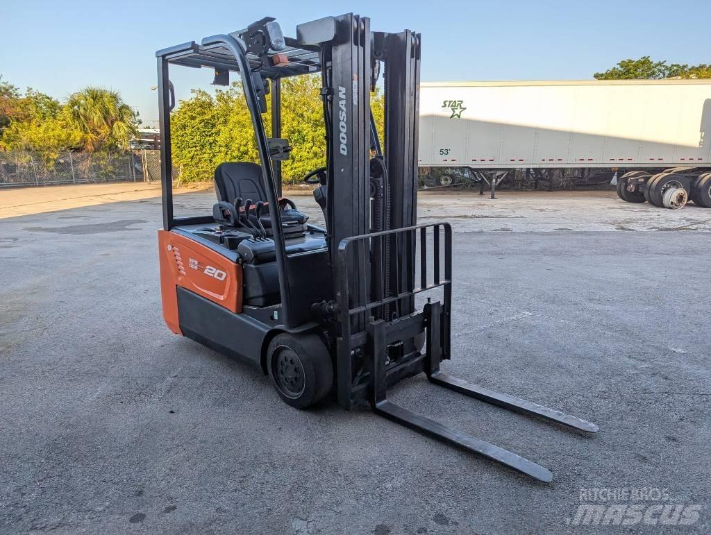 Doosan B 20 T-7 전동 지게차