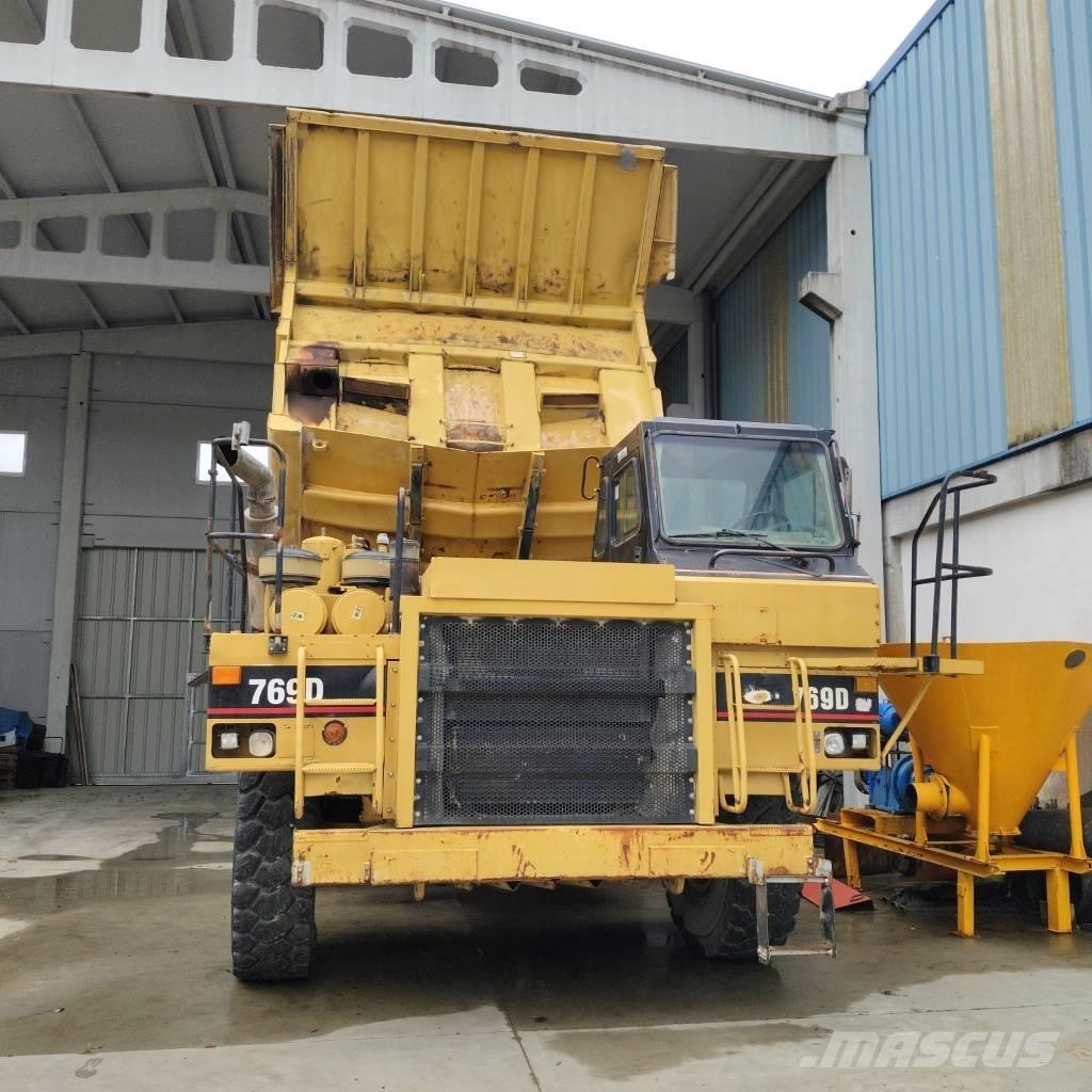 CAT 769 D 초대형 덤프 트럭