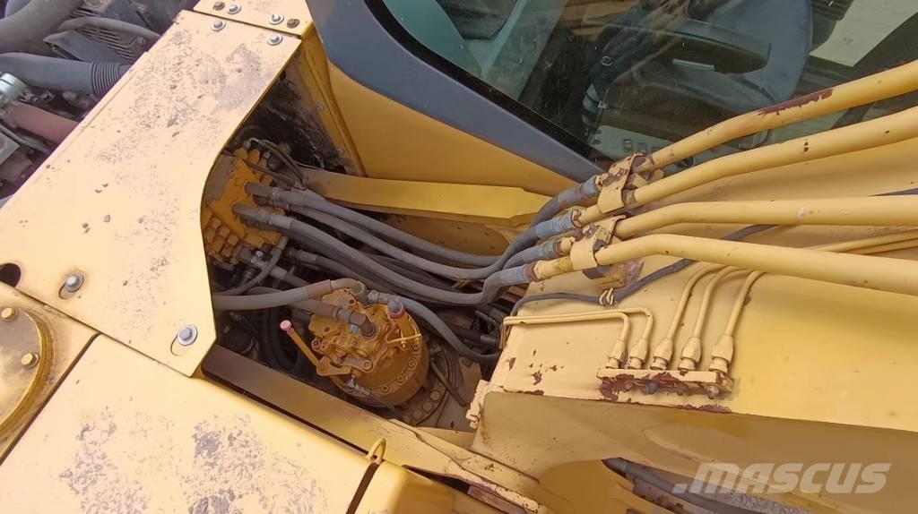Komatsu PC 160 LC-7 대형 굴삭기 29톤 이상