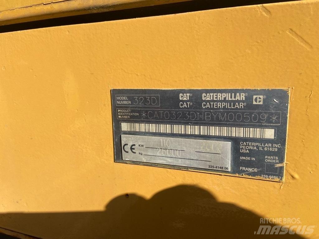 CAT 323 D 대형 굴삭기 29톤 이상