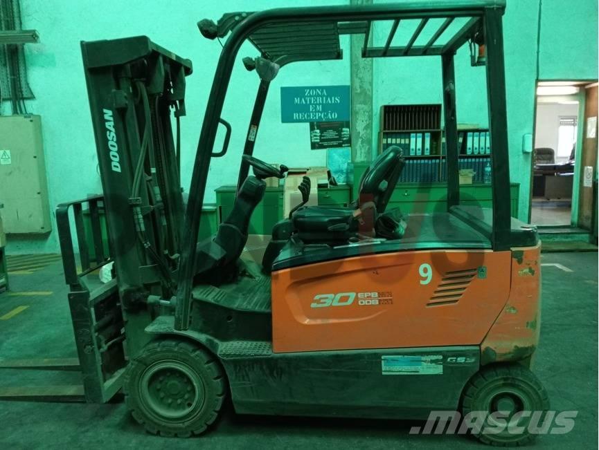 Doosan B 30 X-7 전동 지게차