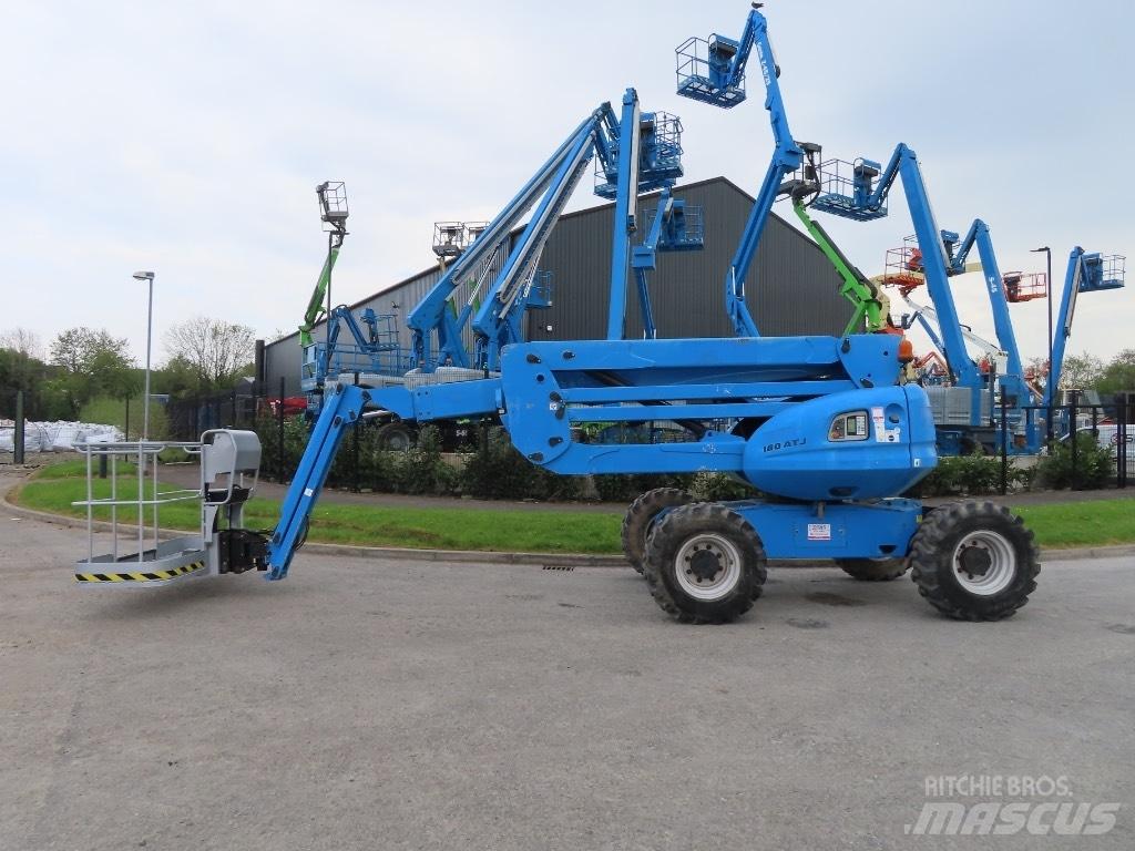 Manitou 180 ATJ 관절형 전동이동 리프트