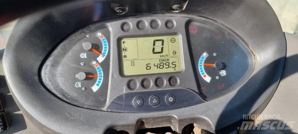 Hitachi ZW 220  휠로우더
