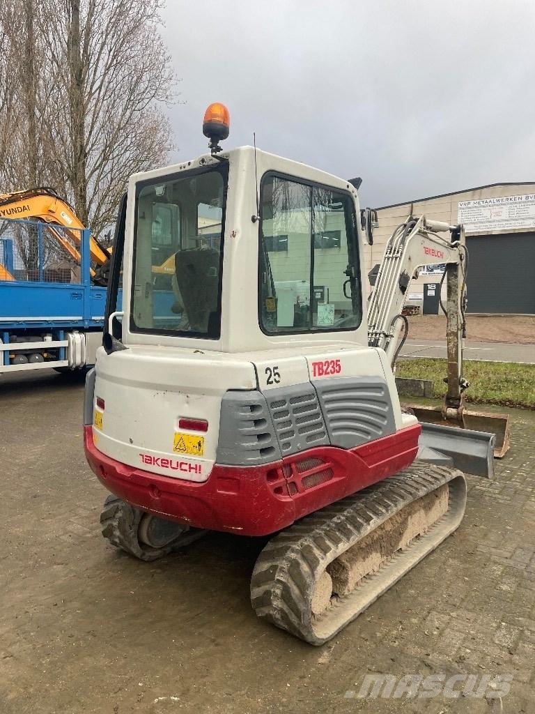 Takeuchi TB 235 소형 굴삭기 7톤 미만