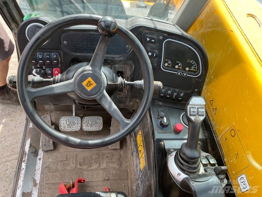 JCB 525-60 AGRI PLUS 농업용 텔레 핸들러
