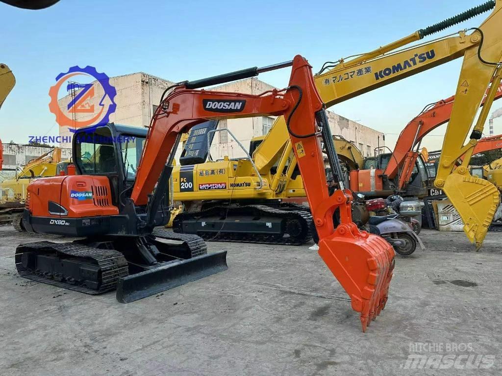 Doosan DX 60 소형 굴삭기 7톤 미만
