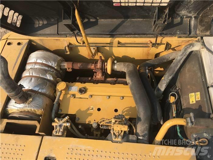 CAT 320 D 대형 굴삭기 29톤 이상