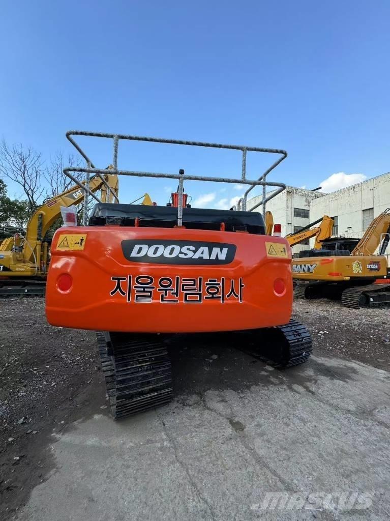 Doosan DX300LC 대형 굴삭기 29톤 이상