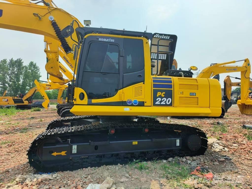 Komatsu PC 220-8 대형 굴삭기 29톤 이상