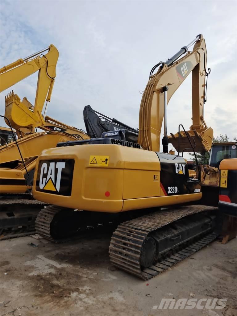 CAT 323 D 대형 굴삭기 29톤 이상