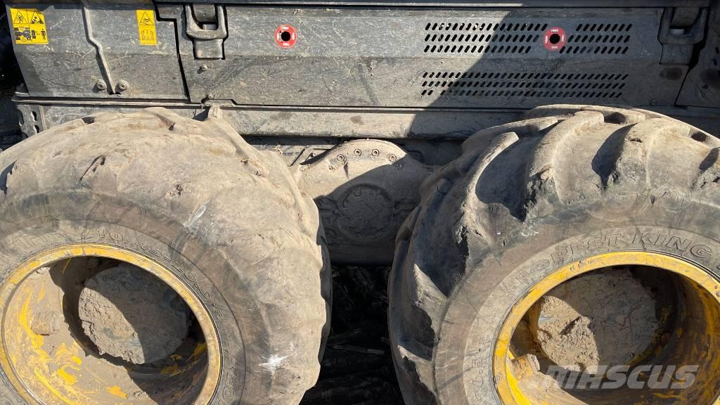 Ponsse Wisent 8W 원목 포워더