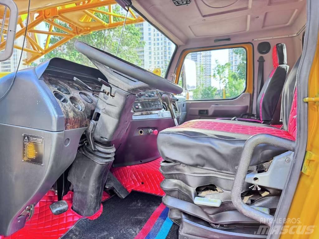 XCMG QY 70 K A/T 크레인