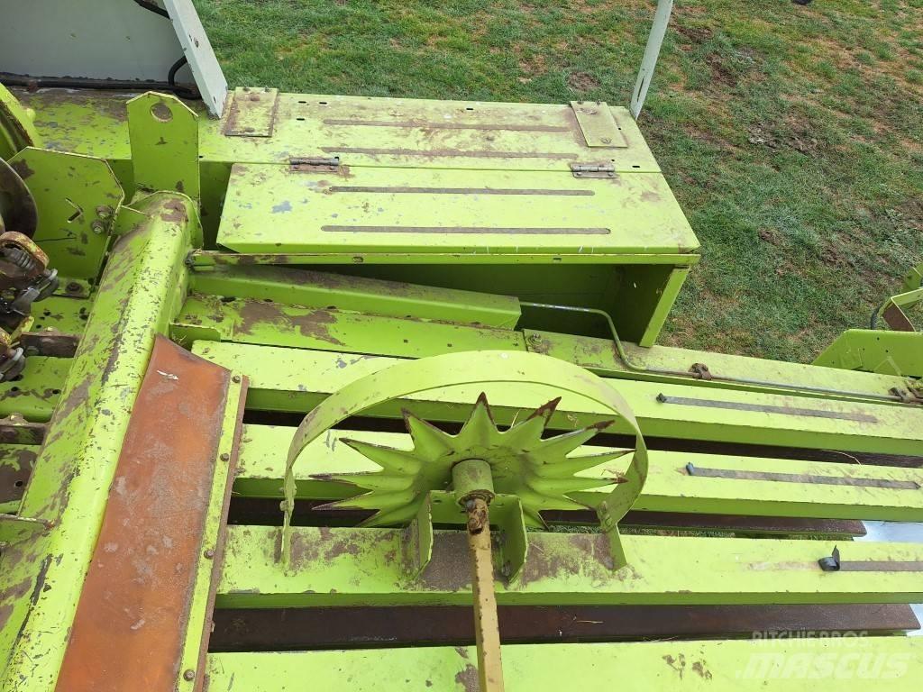 CLAAS Quadrant 1200 각형 곤포기