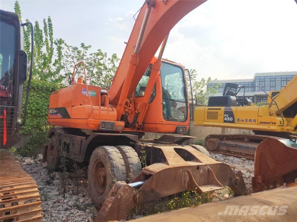 Doosan DH210W-7  휠 굴삭기