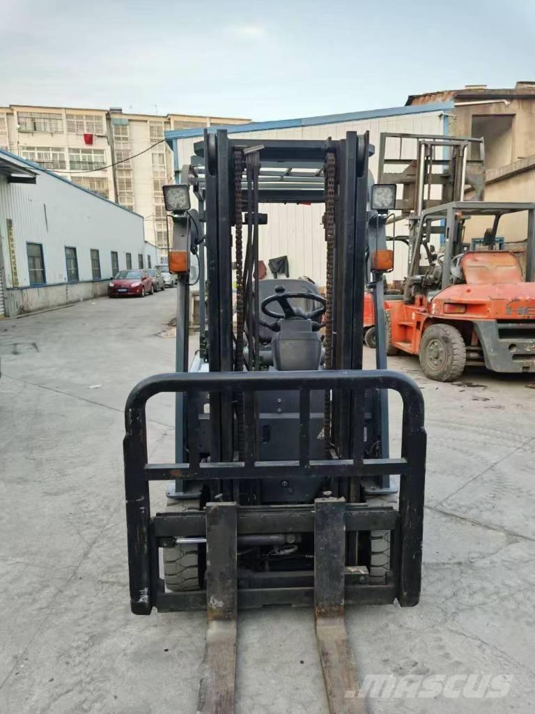 Toyota 2t 디젤 지게차