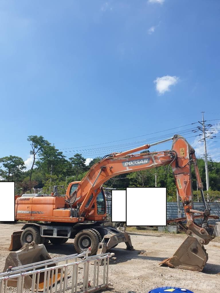Doosan DX210WA  휠 굴삭기