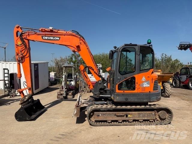 Doosan DX 85 R-3 소형 굴삭기 7톤 미만