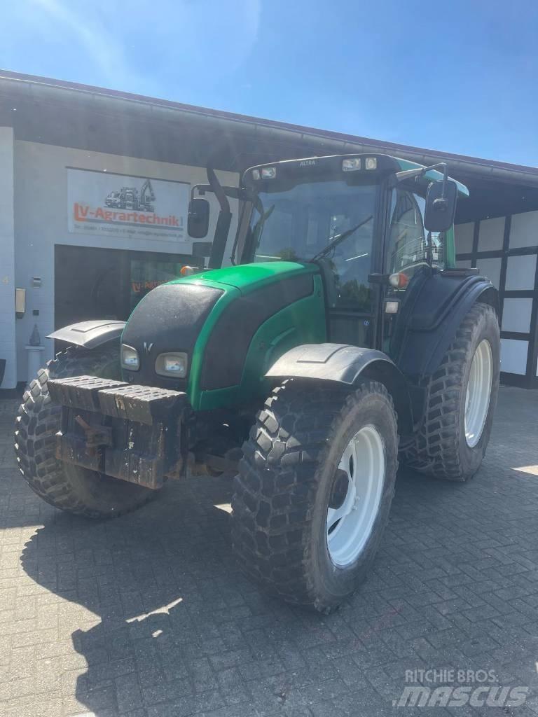 Valtra N 141 트랙터
