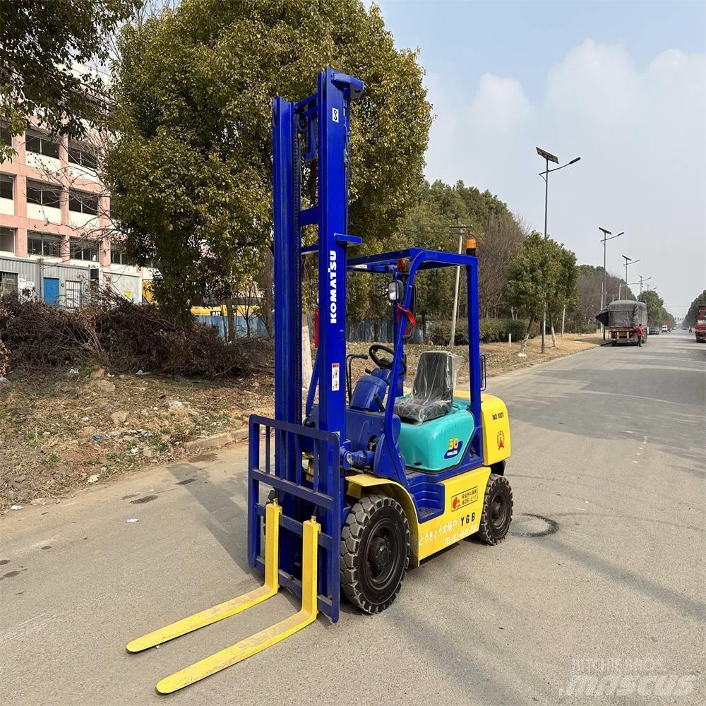 Komatsu FD30-14 디젤 지게차
