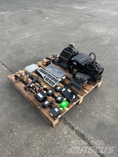 Doosan DL 400 일렉트로닉스