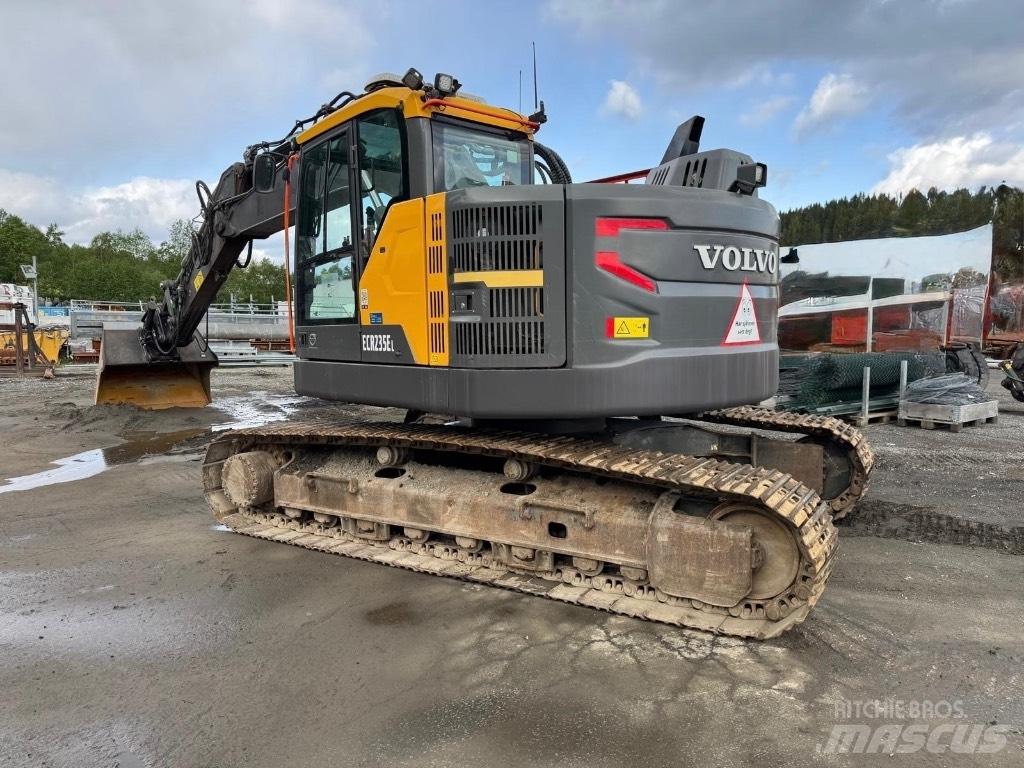 Volvo ECR 235 E 대형 굴삭기 29톤 이상