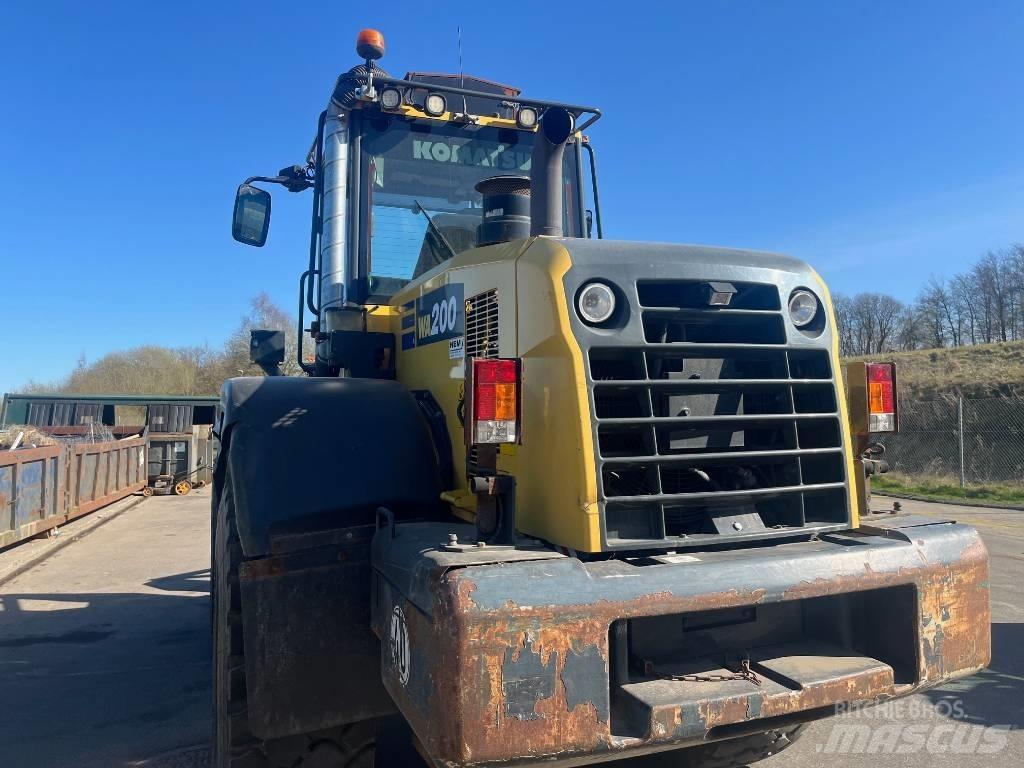 Komatsu WA 200-7 대형 굴삭기 29톤 이상
