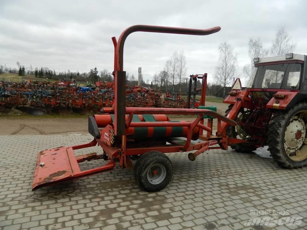 Kverneland UN7512 건초 포장기