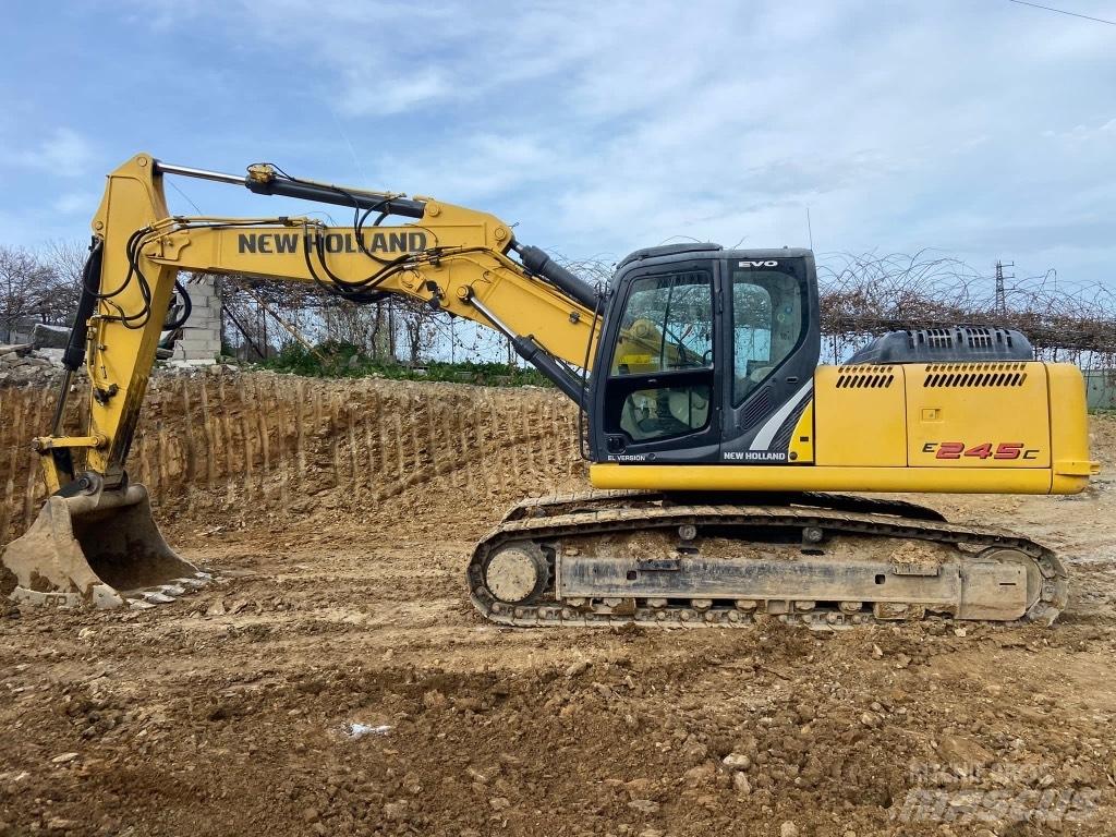 New Holland E245 대형 굴삭기 29톤 이상