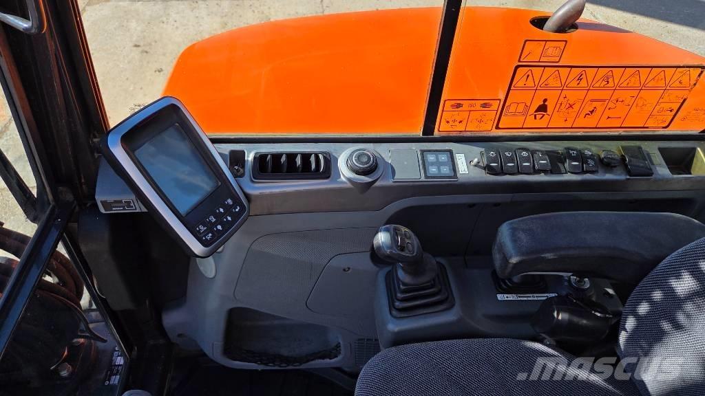 Doosan DX 63 R 소형 굴삭기 7톤 미만
