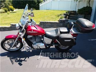 Honda VT1100 작업선, 바지선 및 너벅선