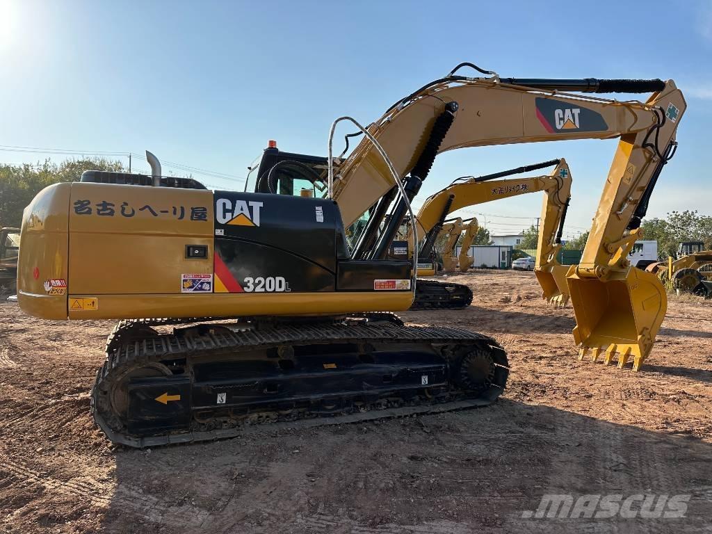 CAT 320 D L 대형 굴삭기 29톤 이상