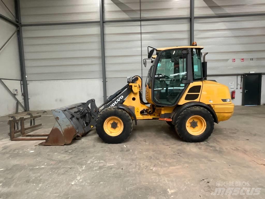 Volvo L 25 F  휠로우더