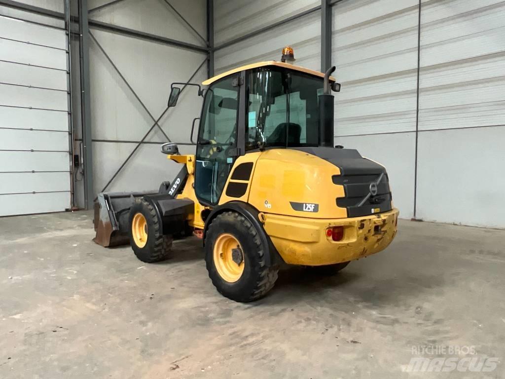 Volvo L 25 F  휠로우더