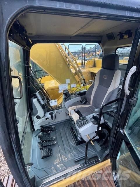 CAT 330FL 대형 굴삭기 29톤 이상