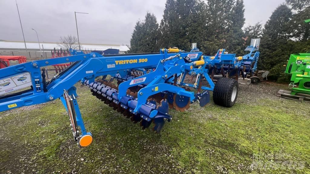 Farmet Triton 300 P 끌 달린 쟁기