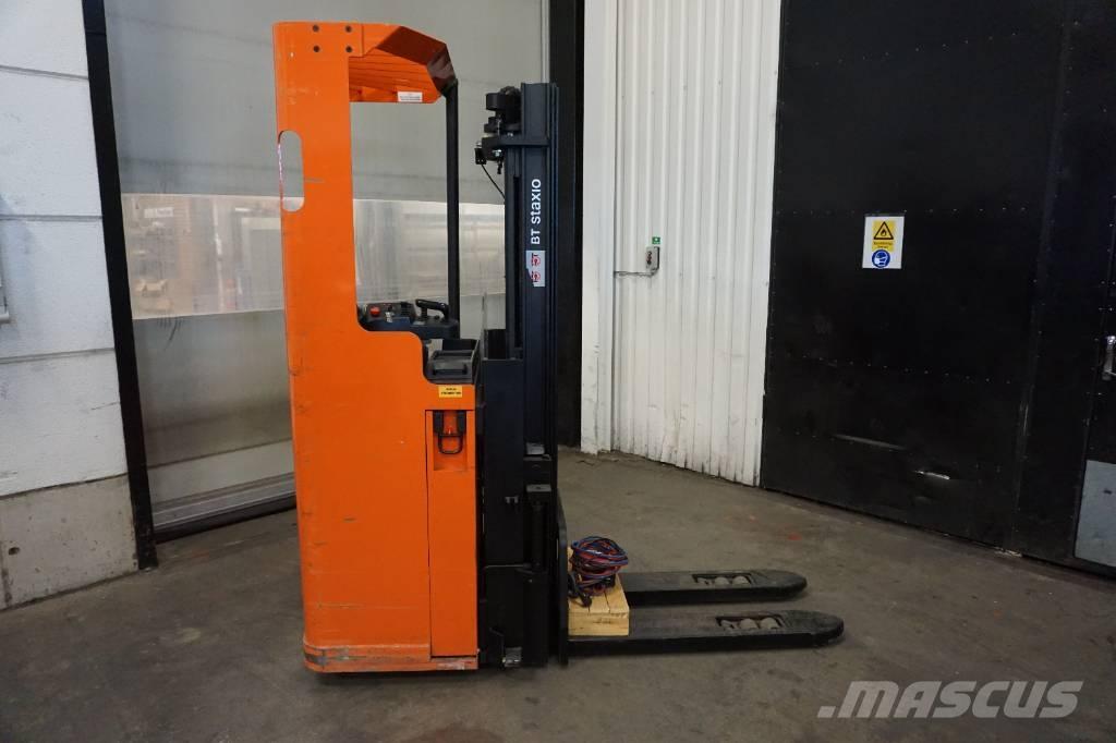 Toyota SSE135L 보행식 리치 지게차