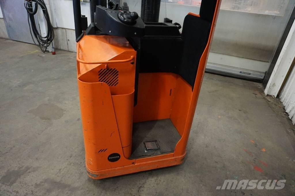 Toyota SSE135L 보행식 리치 지게차