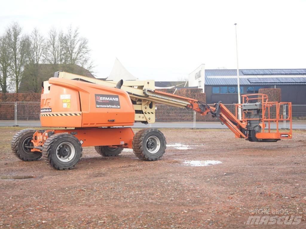 JLG 520 AJ 관절형 전동이동 리프트