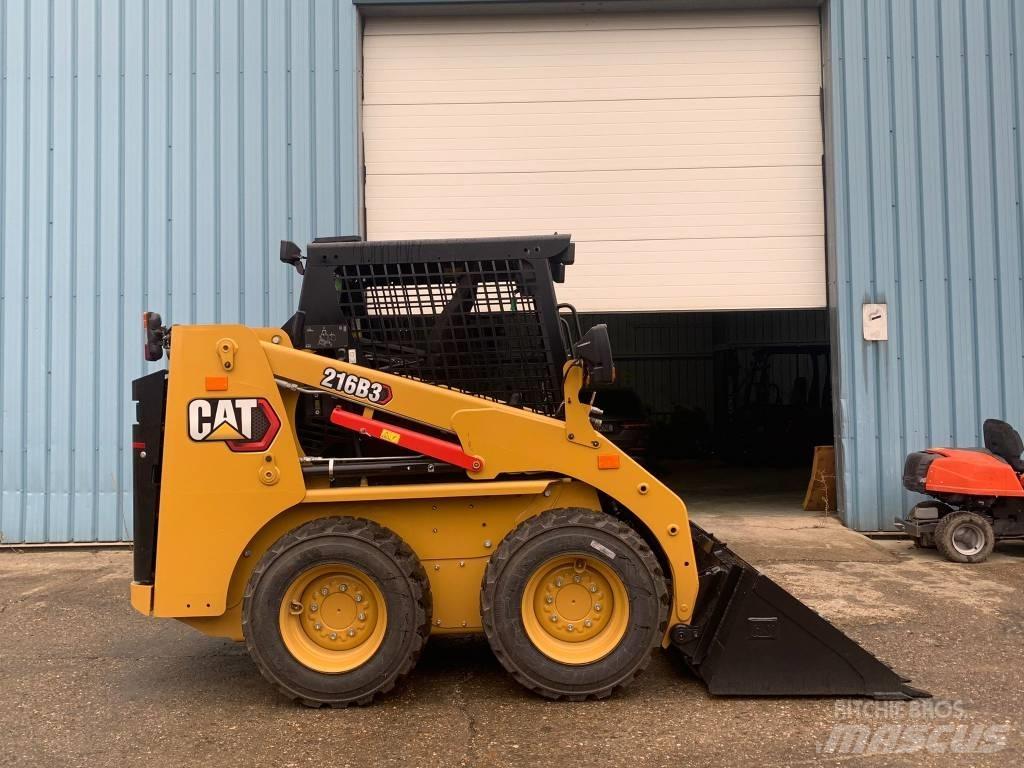 CAT 216 B 3 미니 로더