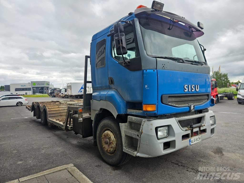 Sisu E12 8x2 산림 기계 운반 트럭