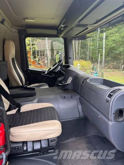 Scania P 230 탑차 트럭