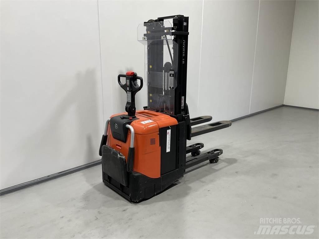 BT SPE125L 보행식 리치 지게차