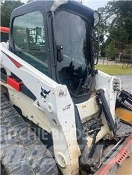 Bobcat T870  스키드로더