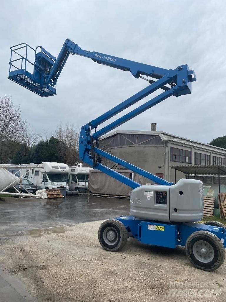 Genie Z 45/25 DC 관절형 전동이동 리프트