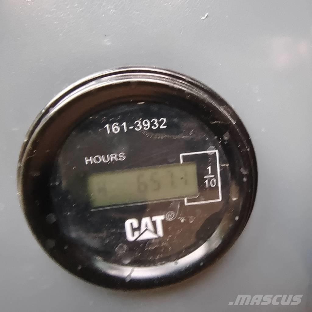 CAT 320 D2L 대형 굴삭기 29톤 이상