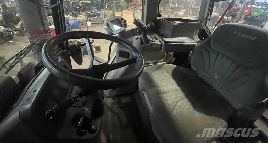 Fendt 820 Vario 트랙터
