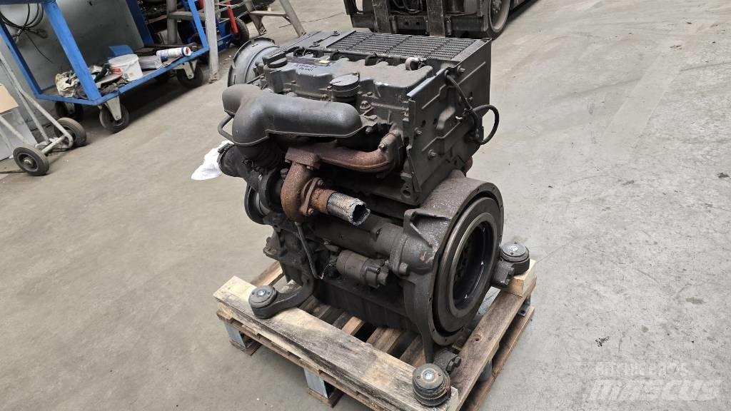 Deutz BF4L2011 (24V) 엔진