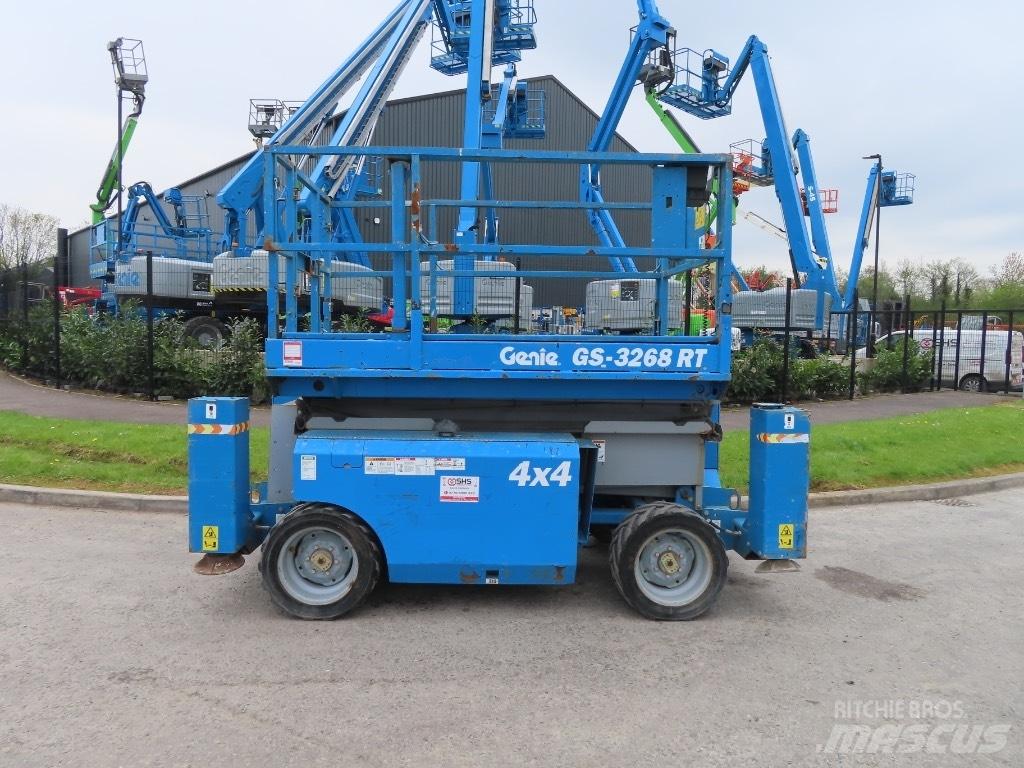 Genie GS 3268 RT 가위형 리프트