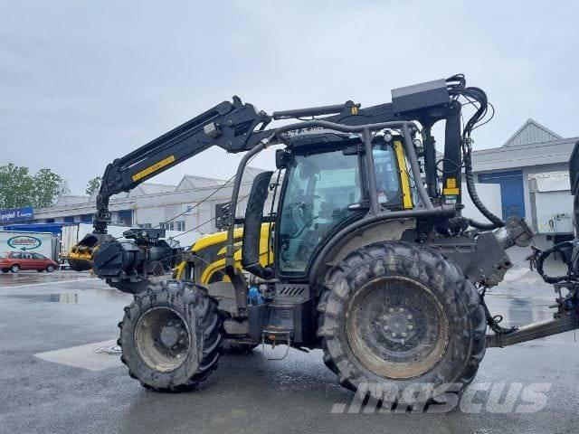 Valtra N153 임업용 트랙터